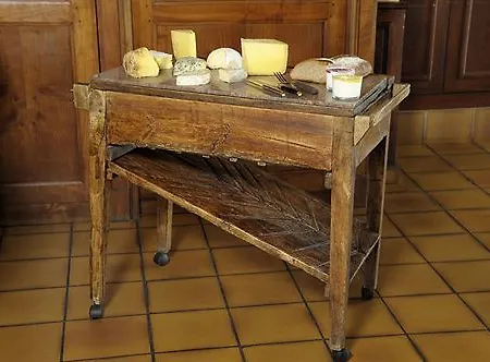 Otel Logis Le Relais De La Poste Neuvéglise