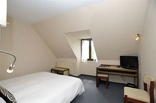 Отель Logis Le Relais De La Poste 3*